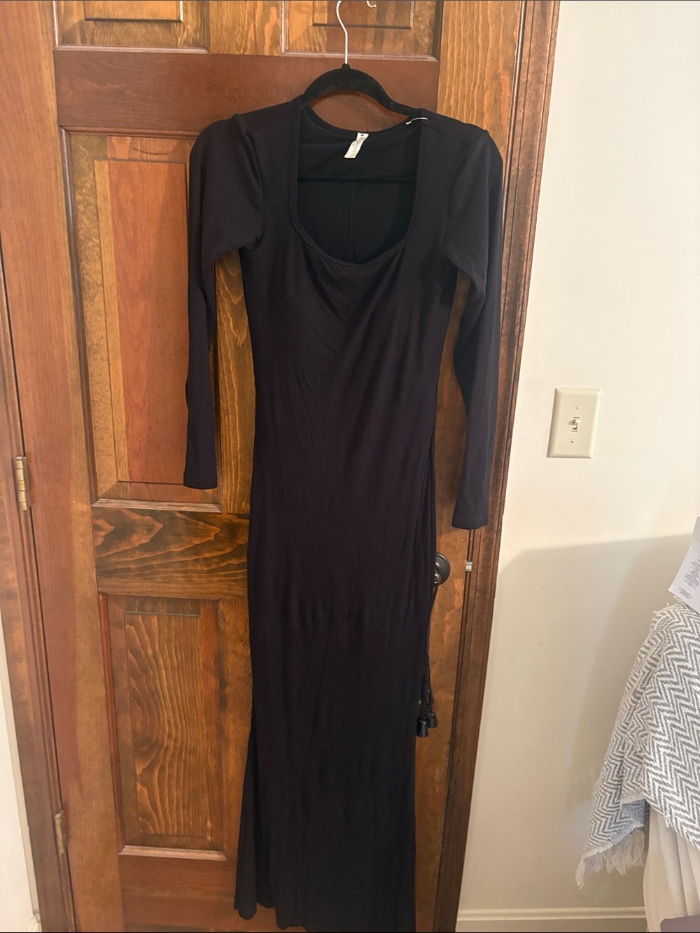 Classic Black Long Sleeve Maxi Dress - Sleek Scoop Neck